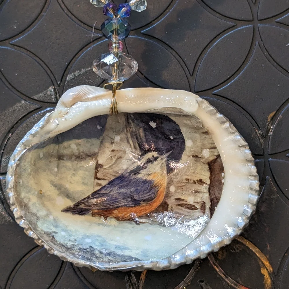 Handcrafted decoupaged hanging shell duo of birds in snow beaded - Picture 2 of 4